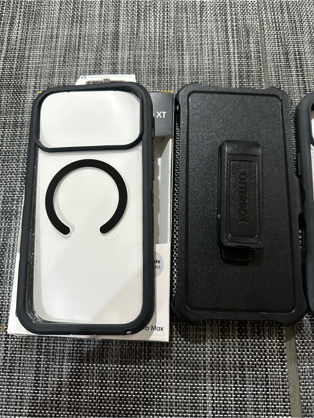 OtterBox MagSafe-Compatible Phone Case with Belt Clip Holster - iPhone 17 promax